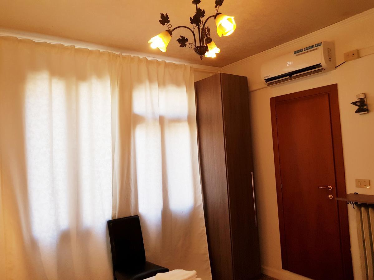 Residenza Ponte Degli Scalzi Венеция Экстерьер фото