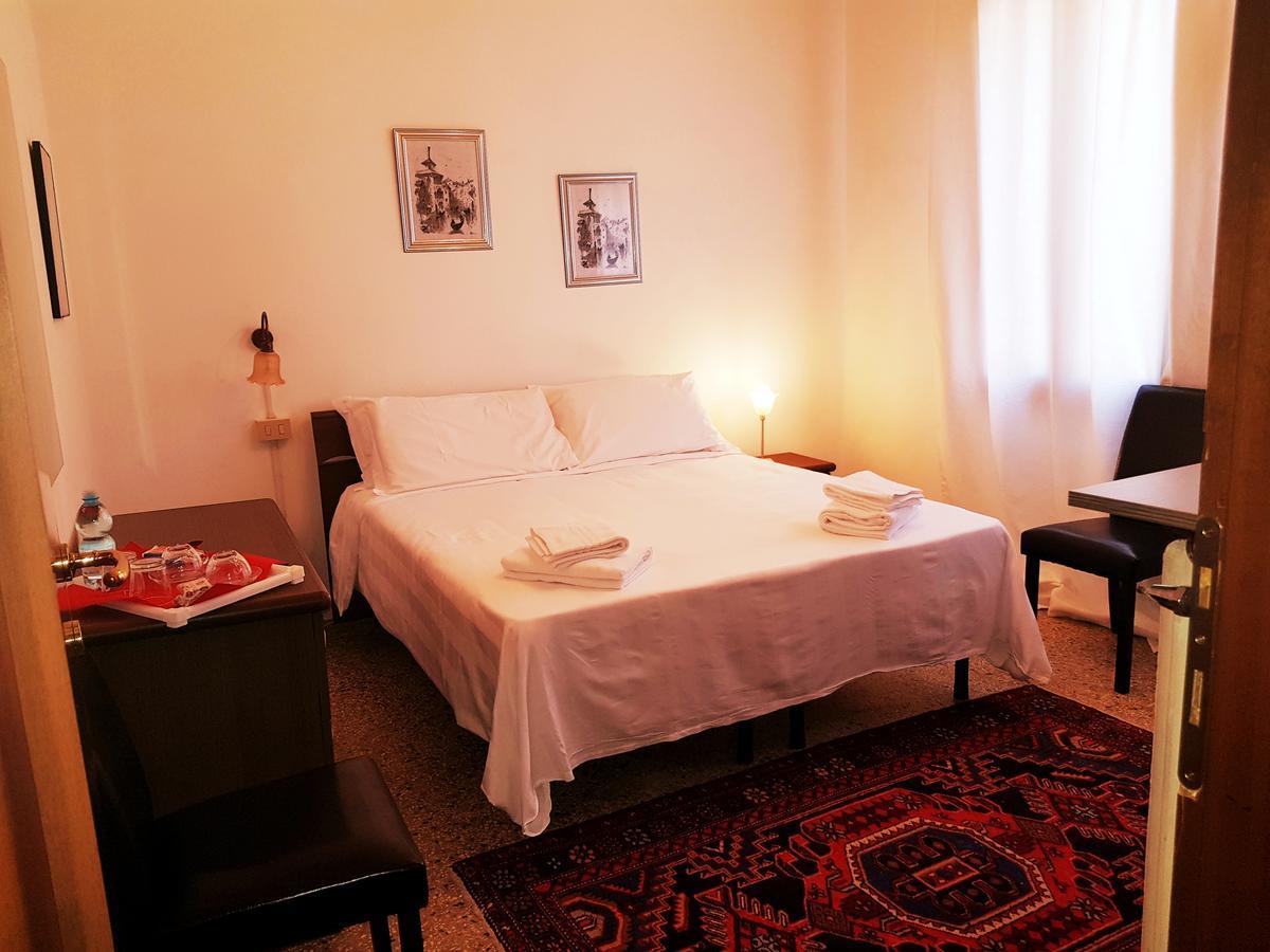 Residenza Ponte Degli Scalzi Венеция Экстерьер фото